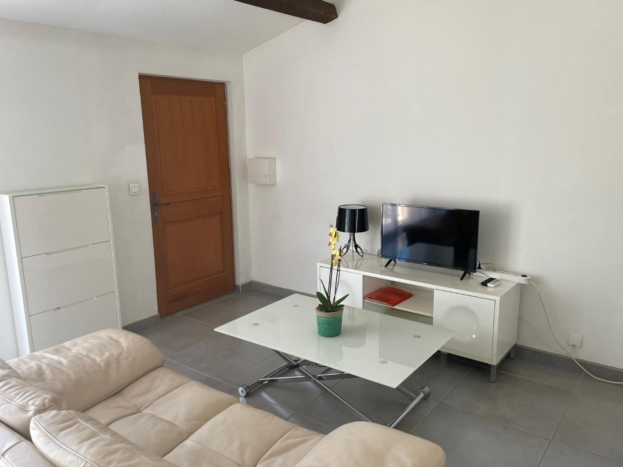 Studio Charmant Avec Terrasse Lançon-Provence Exterior foto